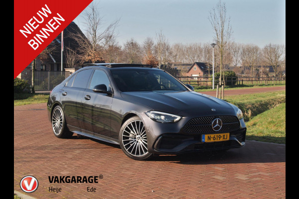 Mercedes-Benz C-Klasse 180 AMG Line | AMG-Pakket | Panoramadak | Camera | Sfeerverlichting | Burmester | NL-Auto |