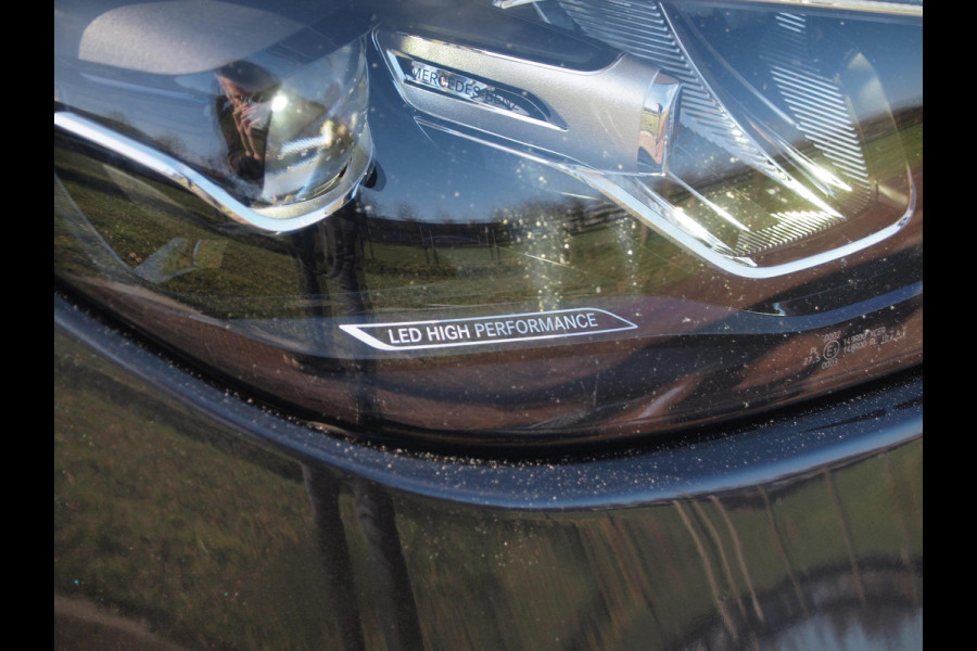 Mercedes-Benz C-Klasse 180 AMG Line | AMG-Pakket | Panoramadak | Camera | Sfeerverlichting | Burmester | NL-Auto |