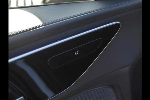 Mercedes-Benz C-Klasse 180 AMG Line | AMG-Pakket | Panoramadak | Camera | Sfeerverlichting | Burmester | NL-Auto |