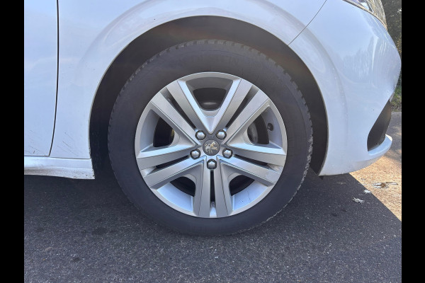 Peugeot 208 1.2 PureTech Signature | Cruise + Navi + " 151.000 " KM NAP |