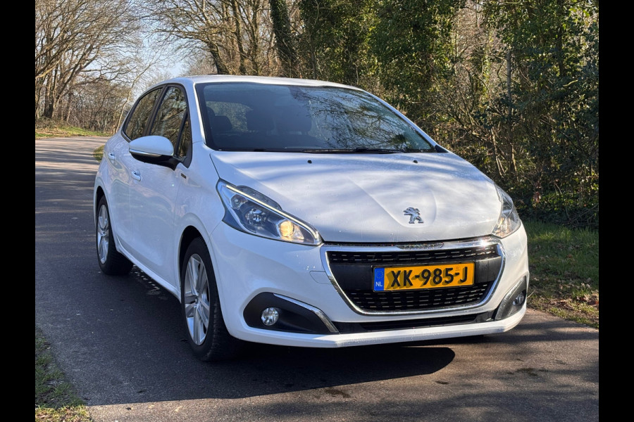 Peugeot 208 1.2 PureTech Signature | Cruise + Navi + " 151.000 " KM NAP |