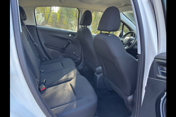 Peugeot 208 1.2 PureTech Signature | Cruise + Navi + " 151.000 " KM NAP |