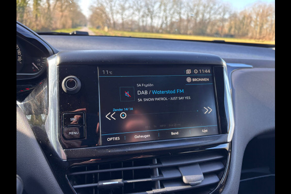 Peugeot 208 1.2 PureTech Signature | Cruise + Navi + " 151.000 " KM NAP |