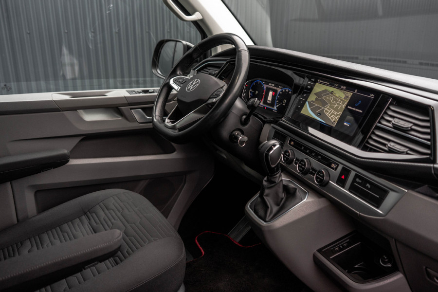Volkswagen Transporter Caravelle | Automaat | Led | Camera | Carplay | Navi | Zijschuifdeur R+L | Adapt.Cruise | Trekhaak