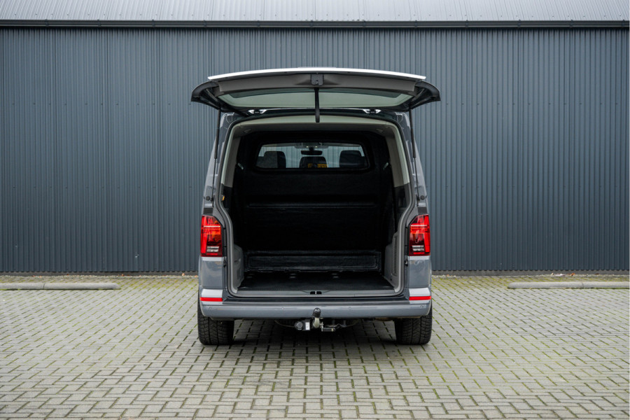 Volkswagen Transporter Caravelle | Automaat | Led | Camera | Carplay | Navi | Zijschuifdeur R+L | Adapt.Cruise | Trekhaak