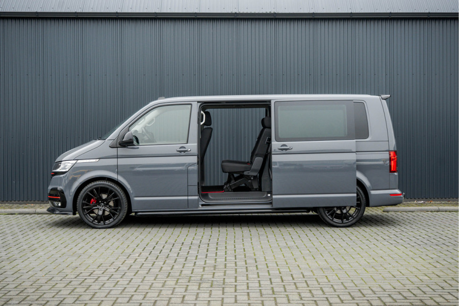 Volkswagen Transporter Caravelle | Automaat | Led | Camera | Carplay | Navi | Zijschuifdeur R+L | Adapt.Cruise | Trekhaak