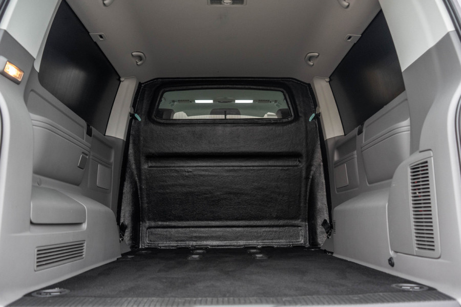 Volkswagen Transporter Caravelle | Automaat | Led | Camera | Carplay | Navi | Zijschuifdeur R+L | Adapt.Cruise | Trekhaak