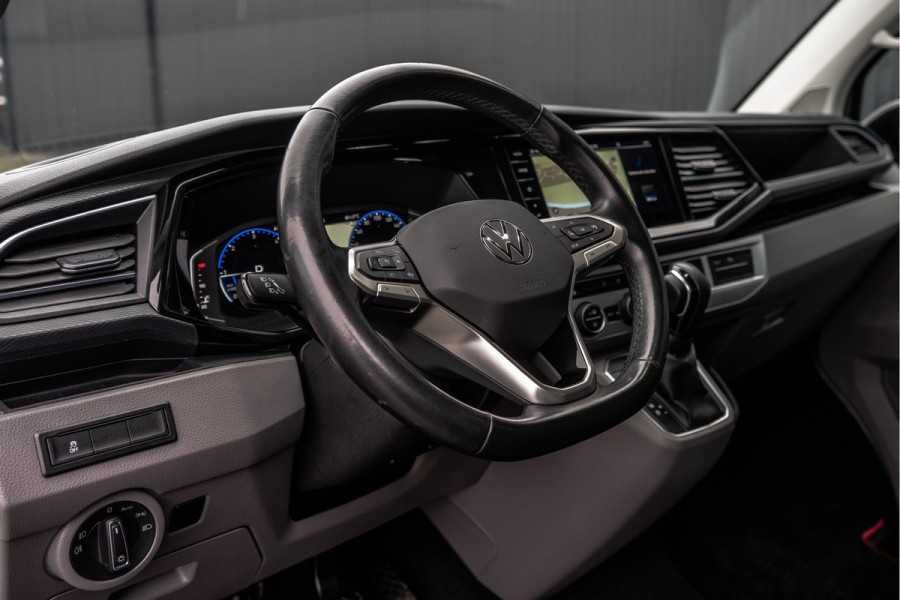 Volkswagen Transporter Caravelle | Automaat | Led | Camera | Carplay | Navi | Zijschuifdeur R+L | Adapt.Cruise | Trekhaak