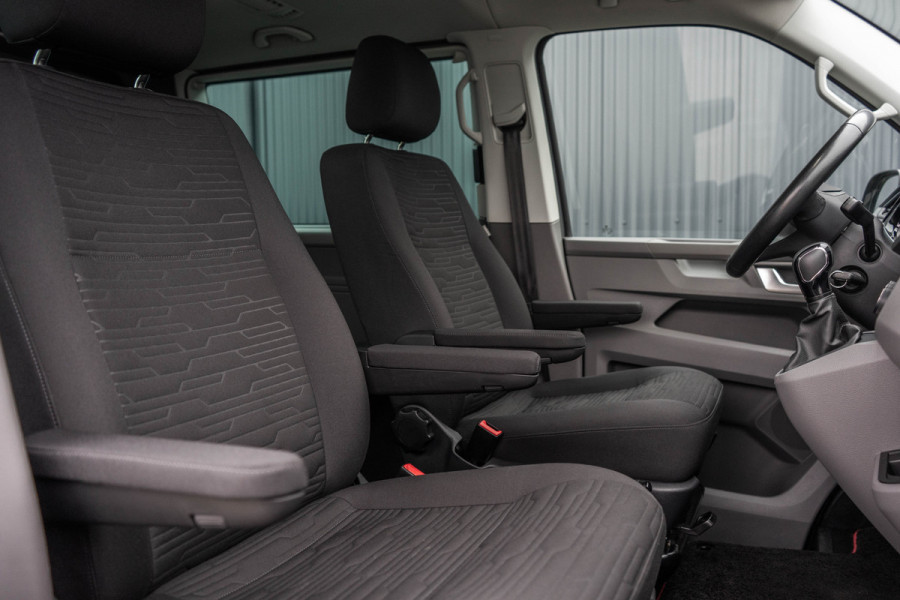 Volkswagen Transporter Caravelle | Automaat | Led | Camera | Carplay | Navi | Zijschuifdeur R+L | Adapt.Cruise | Trekhaak