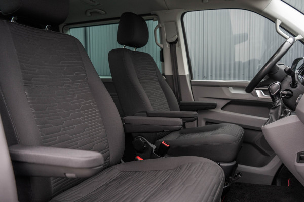 Volkswagen Transporter Caravelle | Automaat | Led | Camera | Carplay | Navi | Zijschuifdeur R+L | Adapt.Cruise | Trekhaak