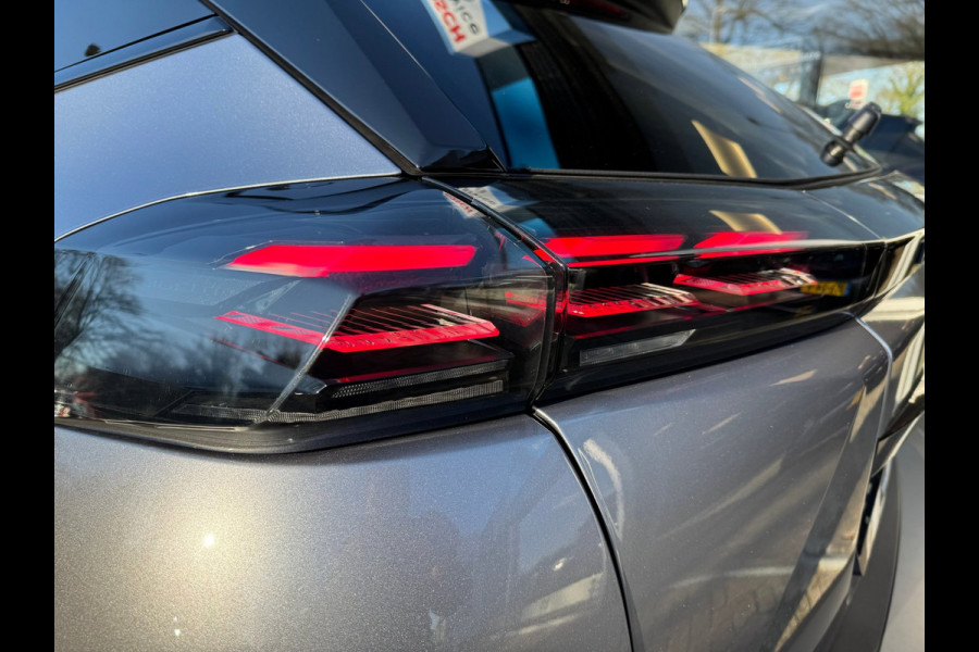 Peugeot 2008 1.2 Hybrid 136 GT Elektr bed. voorstoel / Alcantara / 360 camera / Navi / Stoelverwarming / Keyless