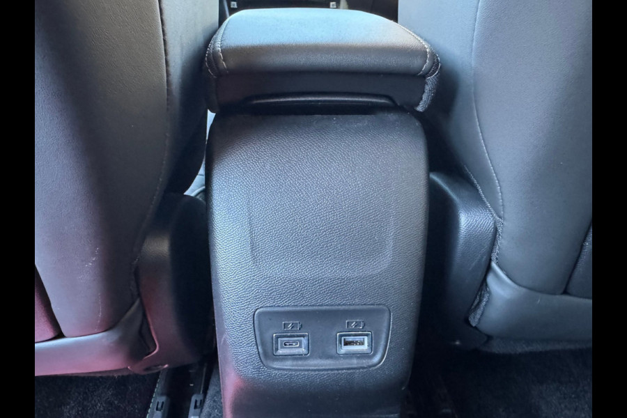 Peugeot 2008 1.2 Hybrid 136 GT Elektr bed. voorstoel / Alcantara / 360 camera / Navi / Stoelverwarming / Keyless