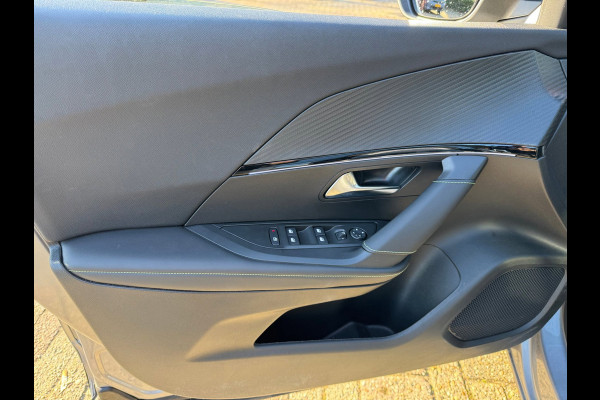 Peugeot 2008 1.2 Hybrid 136 GT Elektr bed. voorstoel / Alcantara / 360 camera / Navi / Stoelverwarming / Keyless
