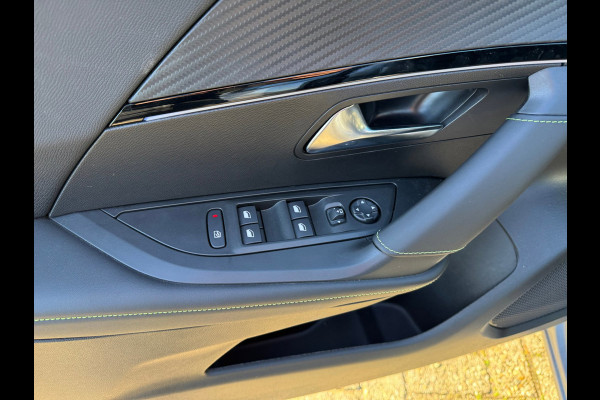 Peugeot 2008 1.2 Hybrid 136 GT Elektr bed. voorstoel / Alcantara / 360 camera / Navi / Stoelverwarming / Keyless