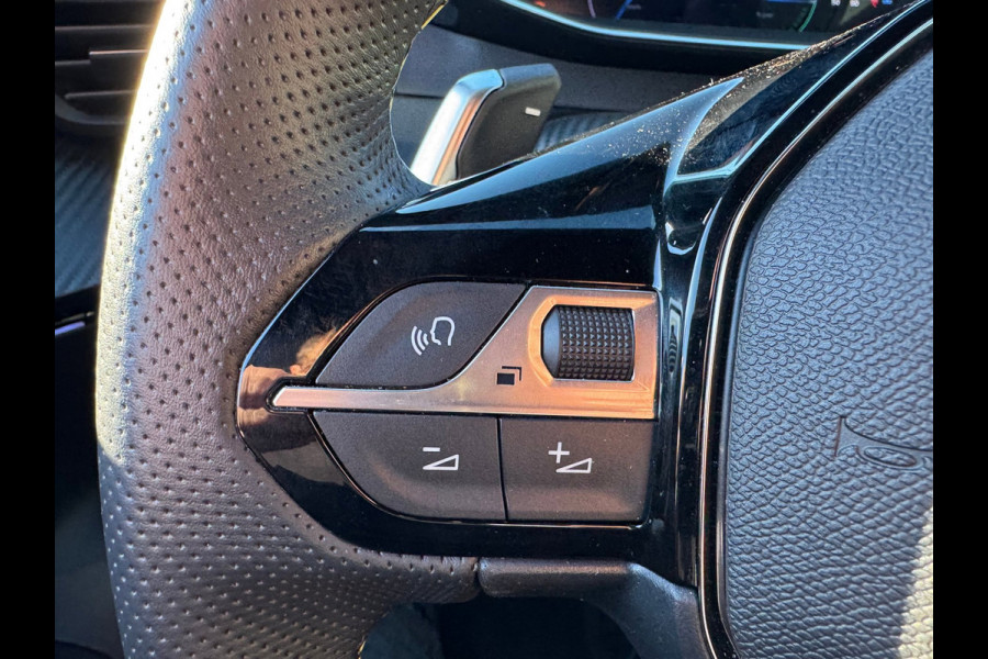 Peugeot 2008 1.2 Hybrid 136 GT Elektr bed. voorstoel / Alcantara / 360 camera / Navi / Stoelverwarming / Keyless