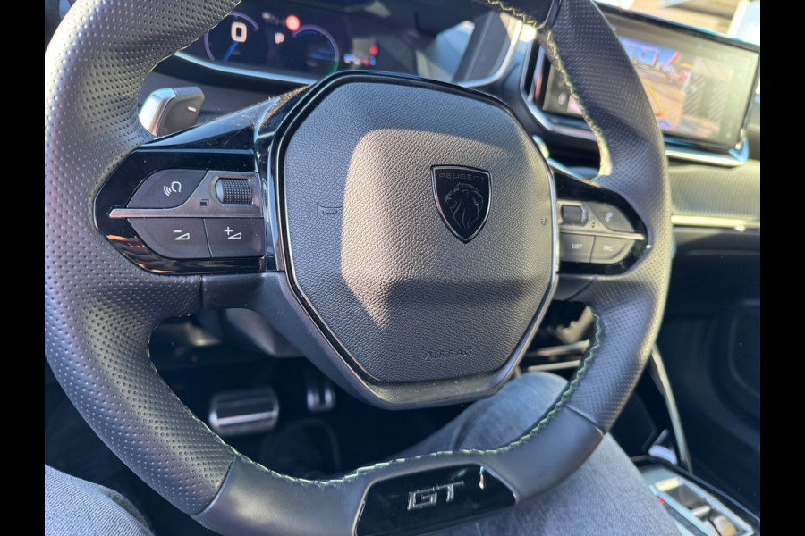 Peugeot 2008 1.2 Hybrid 136 GT Elektr bed. voorstoel / Alcantara / 360 camera / Navi / Stoelverwarming / Keyless