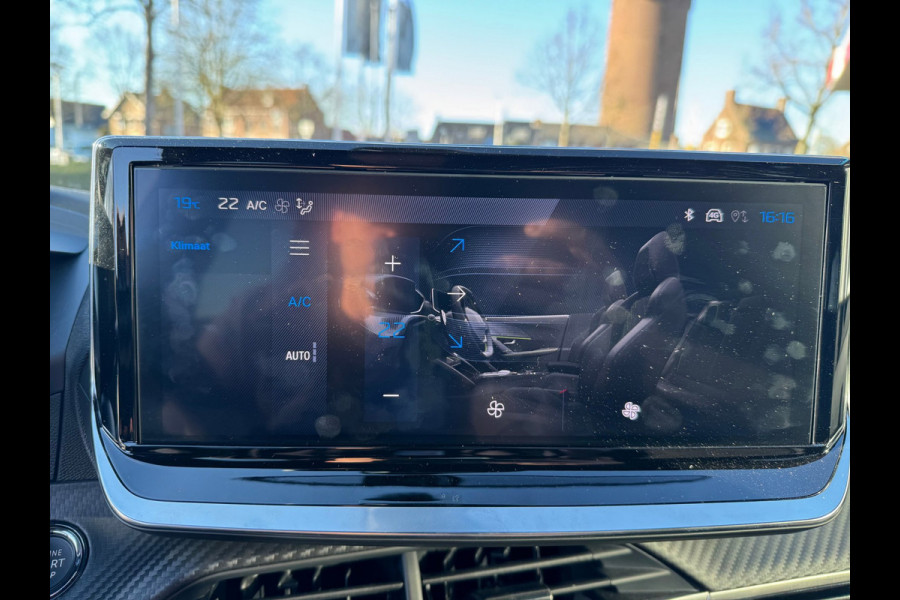 Peugeot 2008 1.2 Hybrid 136 GT Elektr bed. voorstoel / Alcantara / 360 camera / Navi / Stoelverwarming / Keyless