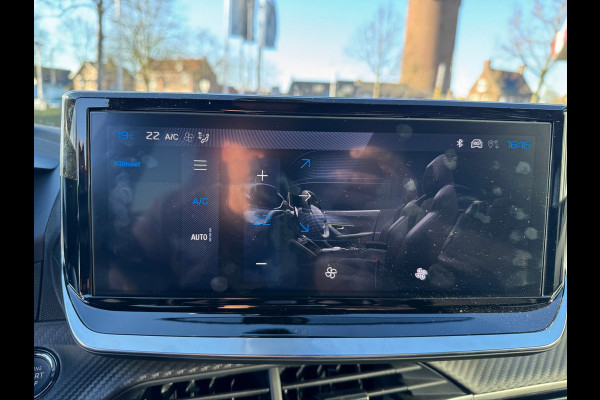 Peugeot 2008 1.2 Hybrid 136 GT Elektr bed. voorstoel / Alcantara / 360 camera / Navi / Stoelverwarming / Keyless