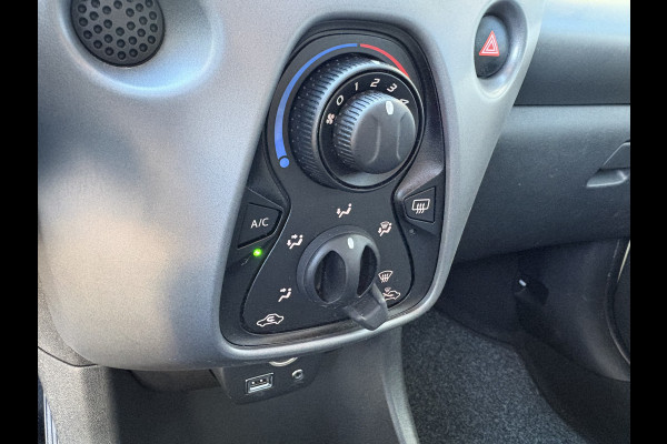 Toyota Aygo 1.0 VVT-i X-Play 5-drs. CAMERA/CARPLAY/LIMITER/AIRCO/MEDIA