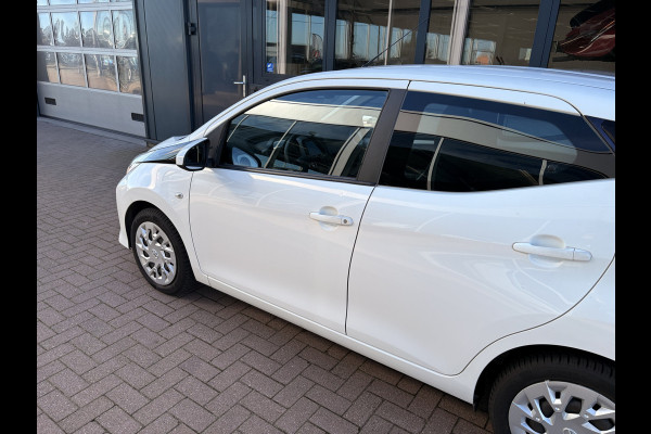 Toyota Aygo 1.0 VVT-i X-Play 5-drs. CAMERA/CARPLAY/LIMITER/AIRCO/MEDIA