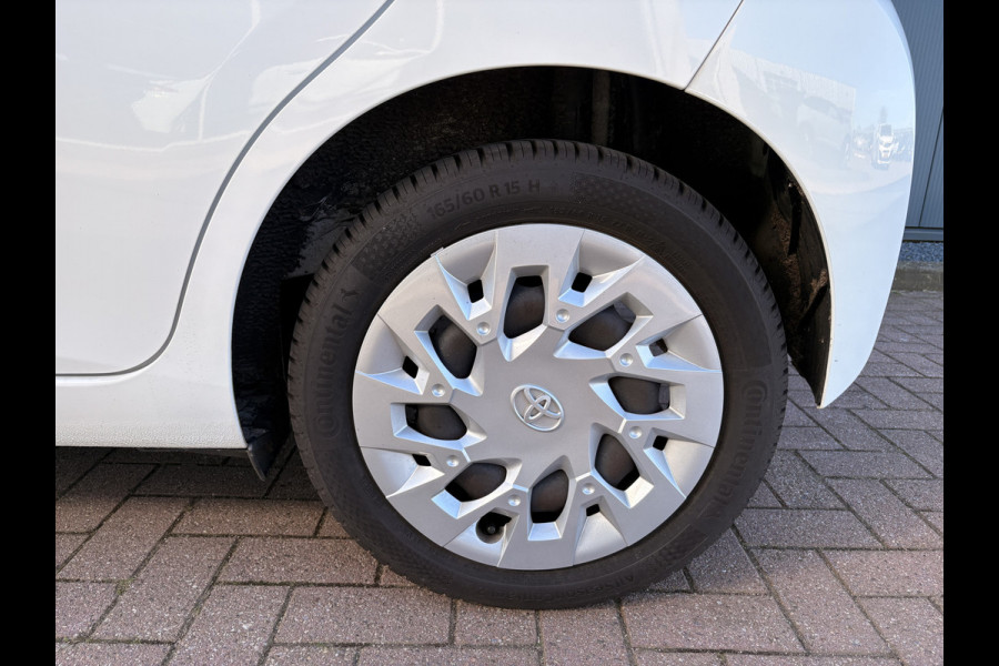 Toyota Aygo 1.0 VVT-i X-Play 5-drs. CAMERA/CARPLAY/LIMITER/AIRCO/MEDIA