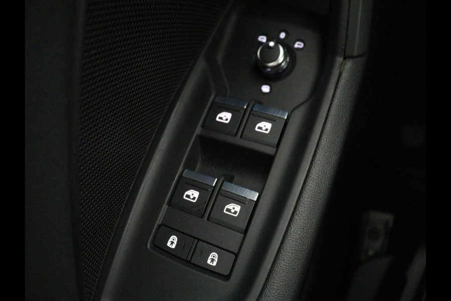 Audi A3 35 TFSI Pro Line | Leder | Stoelverwarming | Park Assist | Virtual Cockpit | Carplay | Audi Sound | Climate control | Full LED | DAB | Cruise control