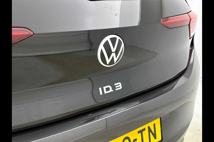 Volkswagen ID.3 Pro 58 kWh Navigatie Apple Carplay/Android Auto Camera Parkeersensoren Adaptive Cruise Control Full LED Matrix Stoel- en stuurverwarming Lichtmetalen velgen Climate Control