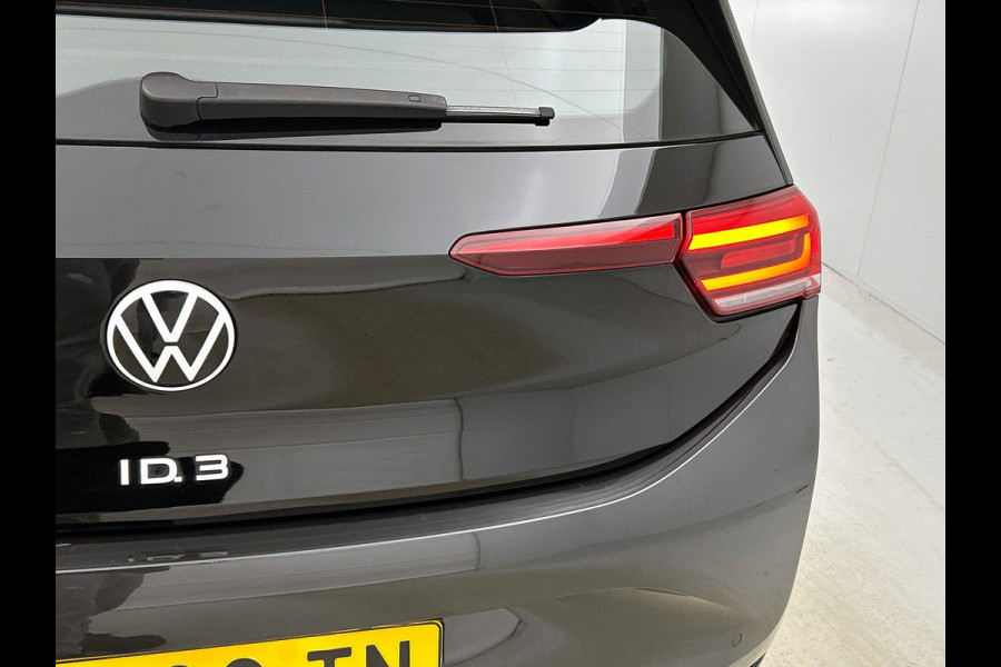 Volkswagen ID.3 Pro 58 kWh Navigatie Apple Carplay/Android Auto Camera Parkeersensoren Adaptive Cruise Control Full LED Matrix Stoel- en stuurverwarming Lichtmetalen velgen Climate Control