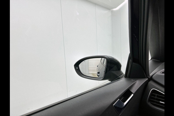 Volkswagen ID.3 Pro 58 kWh Navigatie Apple Carplay/Android Auto Camera Parkeersensoren Adaptive Cruise Control Full LED Matrix Stoel- en stuurverwarming Lichtmetalen velgen Climate Control