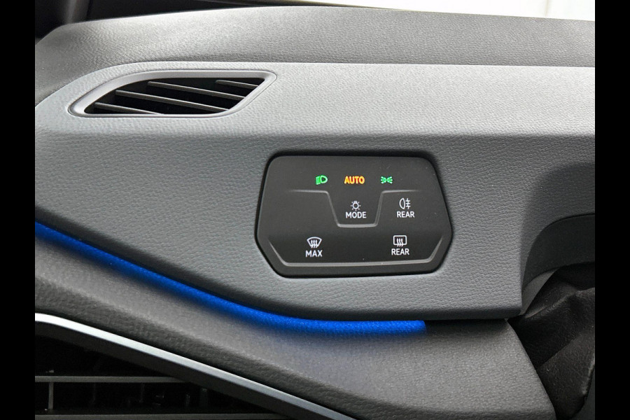 Volkswagen ID.3 Pro 58 kWh Navigatie Apple Carplay/Android Auto Camera Parkeersensoren Adaptive Cruise Control Full LED Matrix Stoel- en stuurverwarming Lichtmetalen velgen Climate Control