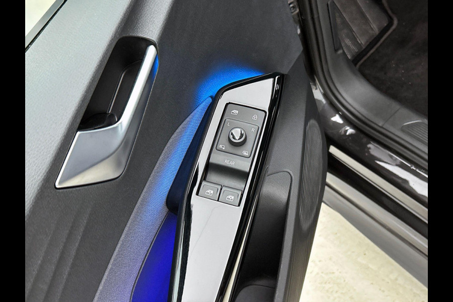 Volkswagen ID.3 Pro 58 kWh Navigatie Apple Carplay/Android Auto Camera Parkeersensoren Adaptive Cruise Control Full LED Matrix Stoel- en stuurverwarming Lichtmetalen velgen Climate Control
