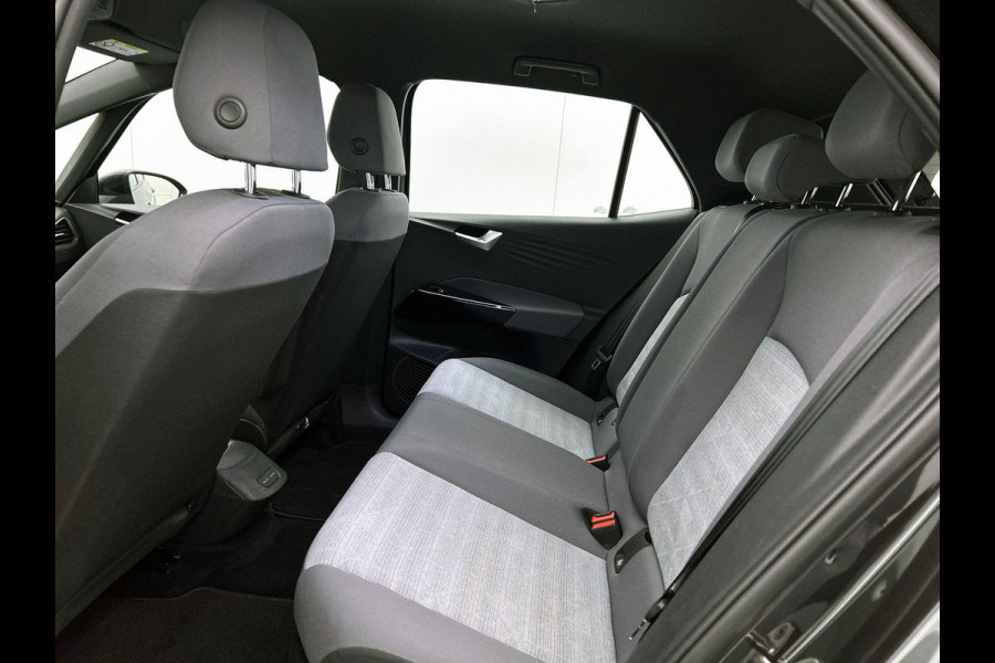 Volkswagen ID.3 Pro 58 kWh Navigatie Apple Carplay/Android Auto Camera Parkeersensoren Adaptive Cruise Control Full LED Matrix Stoel- en stuurverwarming Lichtmetalen velgen Climate Control