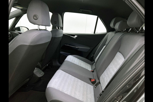 Volkswagen ID.3 Pro 58 kWh Navigatie Apple Carplay/Android Auto Camera Parkeersensoren Adaptive Cruise Control Full LED Matrix Stoel- en stuurverwarming Lichtmetalen velgen Climate Control