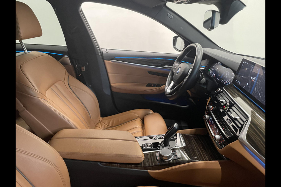 BMW 5 Serie Touring 530e Business Edition Plus 292 PK Aut. Leder Navi Carplay Cruise Control Full LED PDC VA + Camera