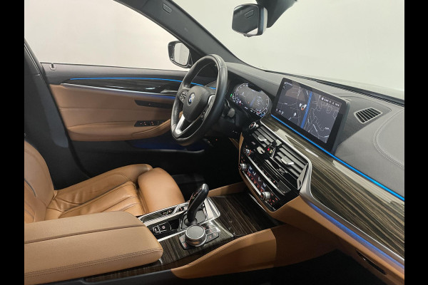 BMW 5 Serie Touring 530e Business Edition Plus 292 PK Aut. Leder Navi Carplay Cruise Control Full LED PDC VA + Camera