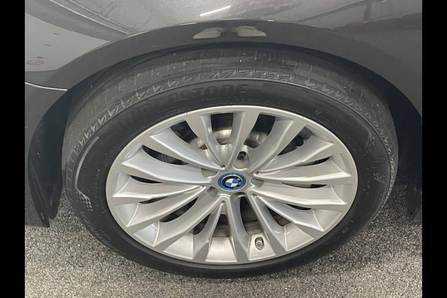 BMW 5 Serie Touring 530e Business Edition Plus 292 PK Aut. Leder Navi Carplay Cruise Control Full LED PDC VA + Camera