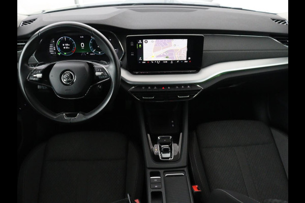 Škoda Octavia 1.4 TSI iV PHEV Business Edition Plus | Stoelverwarming | Trekhaak | Camera | Adaptive cruise | Carplay | Sfeerverlichting | Navigatie | Side Assist | Stuurverwarming | Plug In