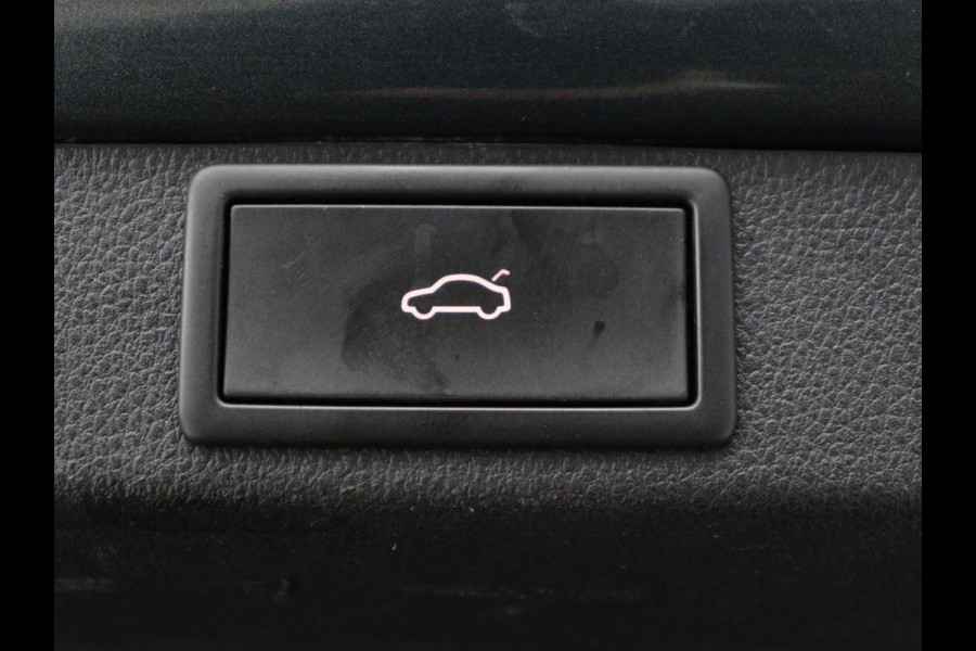 Škoda Octavia 1.4 TSI iV PHEV Business Edition Plus | Stoelverwarming | Trekhaak | Camera | Adaptive cruise | Carplay | Sfeerverlichting | Navigatie | Side Assist | Stuurverwarming | Plug In