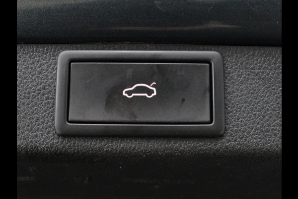 Škoda Octavia 1.4 TSI iV PHEV Business Edition Plus | Stoelverwarming | Trekhaak | Camera | Adaptive cruise | Carplay | Sfeerverlichting | Navigatie | Side Assist | Stuurverwarming | Plug In