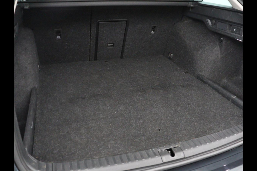 Škoda Octavia 1.4 TSI iV PHEV Business Edition Plus | Stoelverwarming | Trekhaak | Camera | Adaptive cruise | Carplay | Sfeerverlichting | Navigatie | Side Assist | Stuurverwarming | Plug In