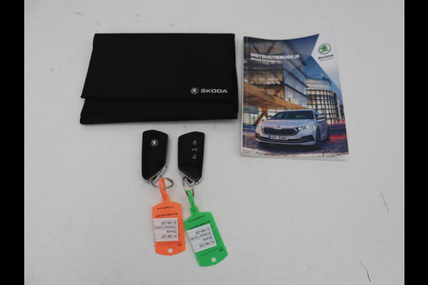 Škoda Octavia 1.4 TSI iV PHEV Business Edition Plus | Stoelverwarming | Trekhaak | Camera | Adaptive cruise | Carplay | Sfeerverlichting | Navigatie | Side Assist | Stuurverwarming | Plug In