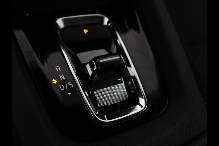 Škoda Octavia 1.4 TSI iV PHEV Business Edition Plus | Stoelverwarming | Trekhaak | Camera | Adaptive cruise | Carplay | Sfeerverlichting | Navigatie | Side Assist | Stuurverwarming | Plug In