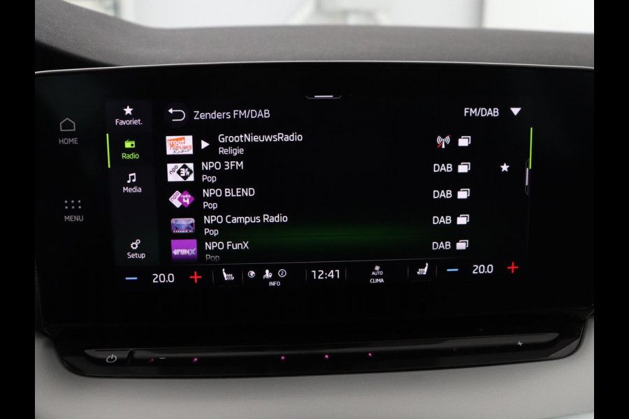 Škoda Octavia 1.4 TSI iV PHEV Business Edition Plus | Stoelverwarming | Trekhaak | Camera | Adaptive cruise | Carplay | Sfeerverlichting | Navigatie | Side Assist | Stuurverwarming | Plug In