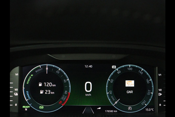 Škoda Octavia 1.4 TSI iV PHEV Business Edition Plus | Stoelverwarming | Trekhaak | Camera | Adaptive cruise | Carplay | Sfeerverlichting | Navigatie | Side Assist | Stuurverwarming | Plug In