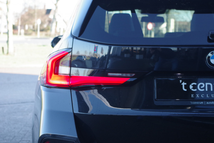 BMW X1 sDrive20i 170 PK M-Sport, Panoramadak, Adap. Cruise Control, Kuipstoelen, LED