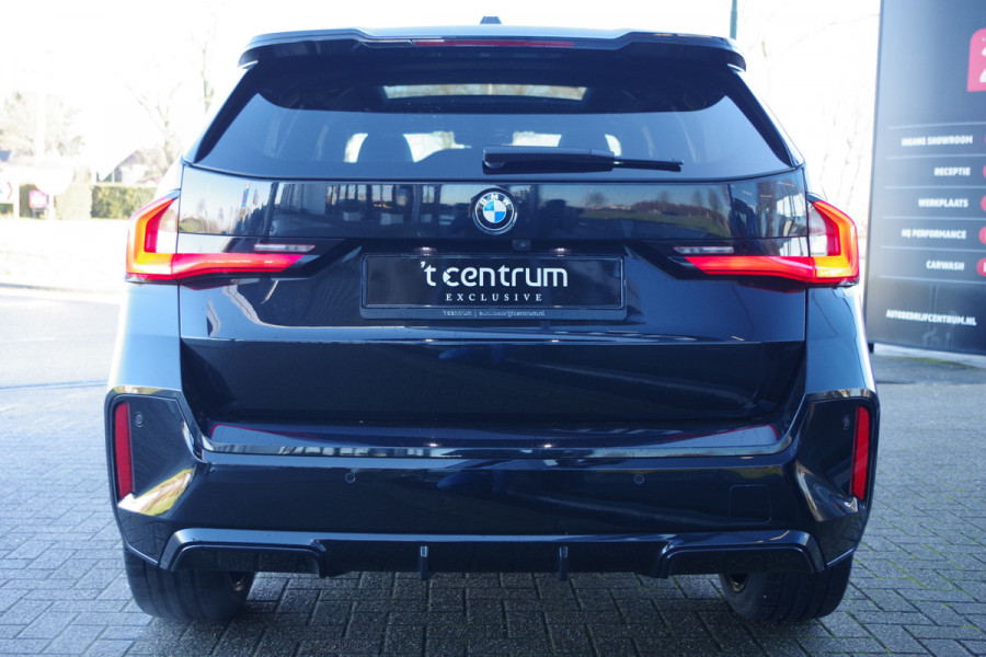 BMW X1 sDrive20i 170 PK M-Sport, Panoramadak, Adap. Cruise Control, Kuipstoelen, LED