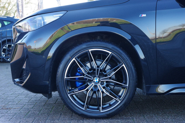 BMW X1 sDrive20i 170 PK M-Sport, Panoramadak, Adap. Cruise Control, Kuipstoelen, LED