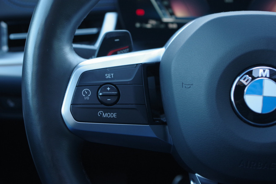 BMW X1 sDrive20i 170 PK M-Sport, Panoramadak, Adap. Cruise Control, Kuipstoelen, LED