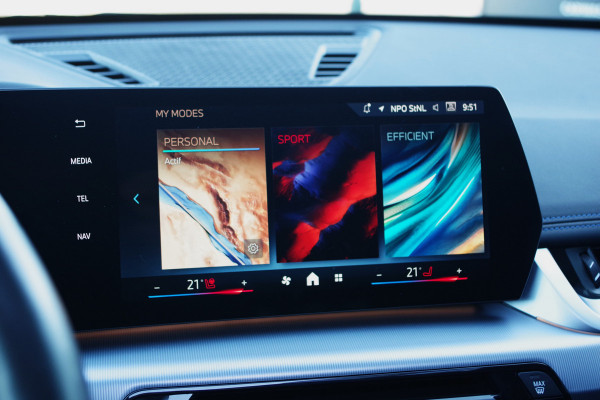 BMW X1 sDrive20i 170 PK M-Sport, Panoramadak, Adap. Cruise Control, Kuipstoelen, LED