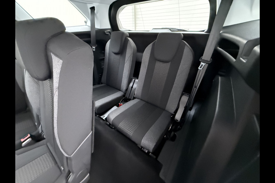 Peugeot 5008 T 131PK AUT-8 7-Pers. Navi 360°Camera Ecc Apple Carplay Android Auto Cruise Control Pdc Blue Executive Avantage Privacy Glas Lmv Isofix Led Regen-Lichtsensor Verkeersbord detectie Dealeronderhouden Origineel Nederlandse Auto 7 Zitter